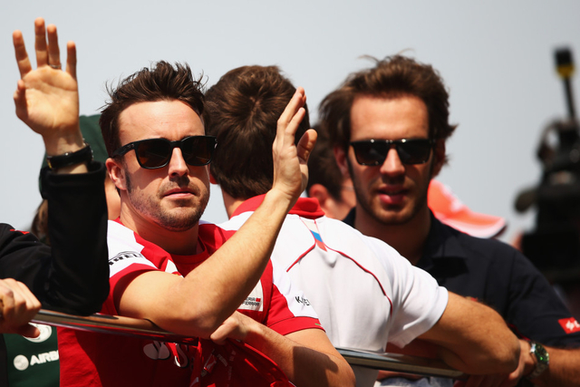 阿隆索赛前巡游