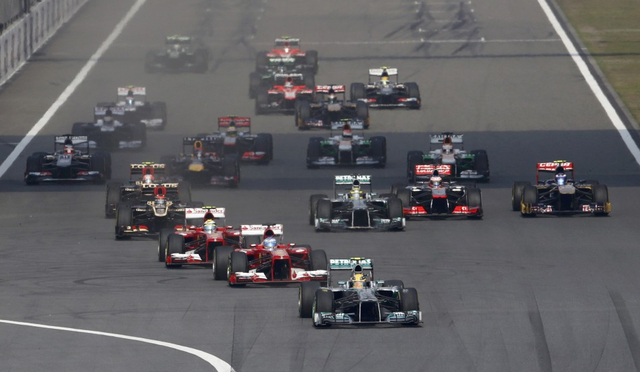 正式比赛发车瞬间