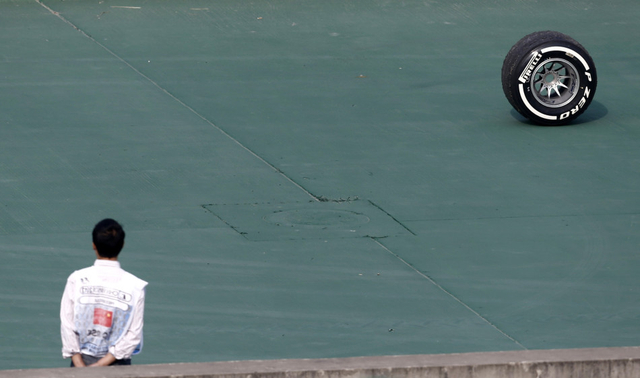 韦伯遗落的轮胎