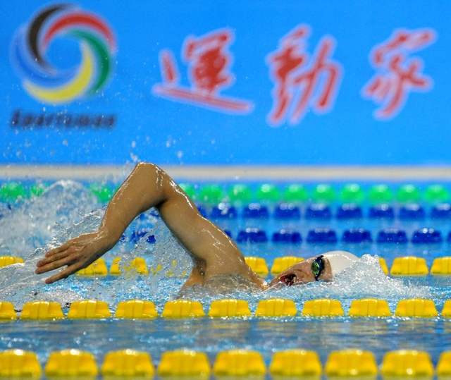 孙杨1500米夺冠