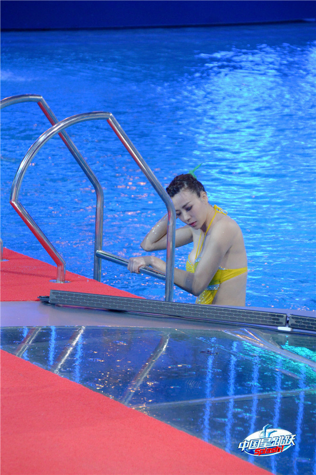 周韦彤出水芙蓉