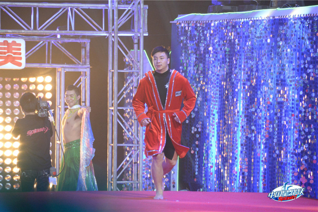 释小龙不算紧张