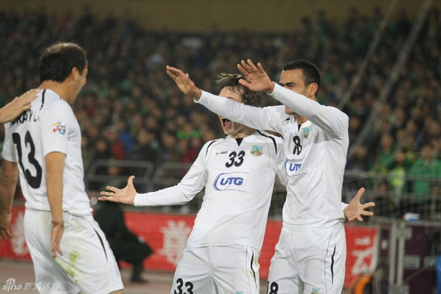 本尤德科球员庆祝 (2)