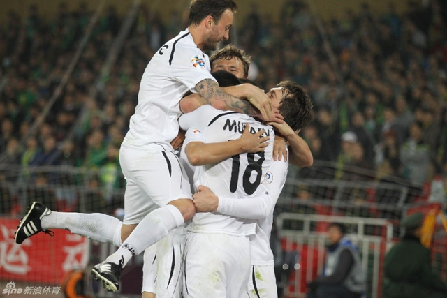 本尤德科球员庆祝 (3)