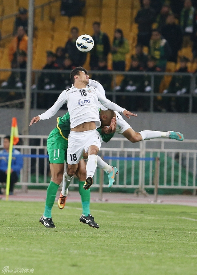 两人夹击卡努特