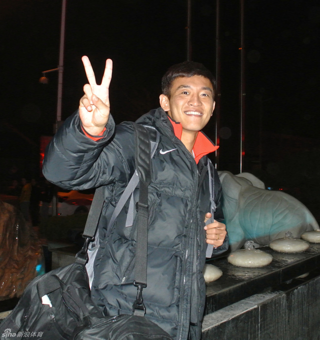 深圳红钻抵京备战八喜