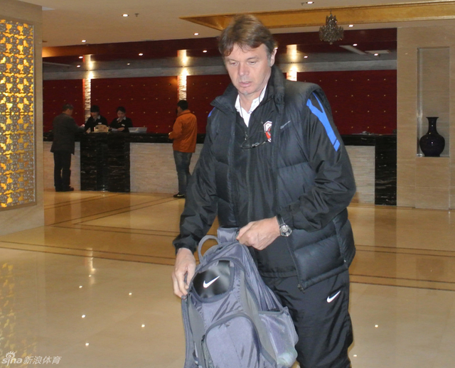 特鲁西埃抵达下榻酒店