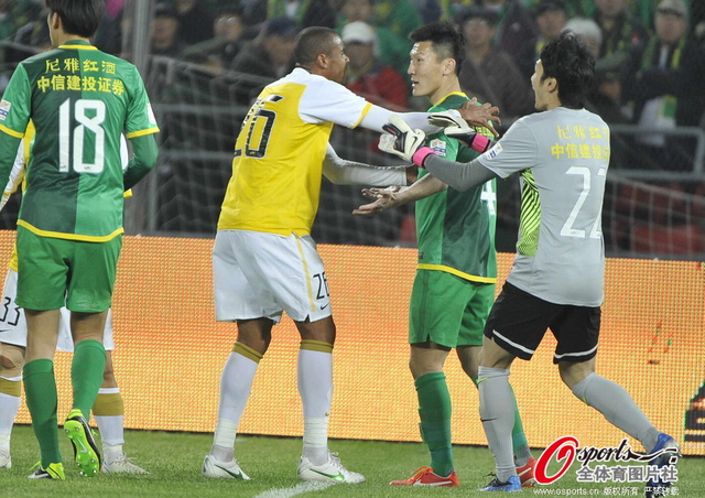 杨智上前劝说周挺