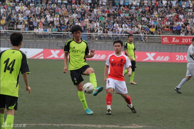 北理工球员停球