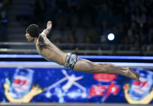 包小柏自由飞翔