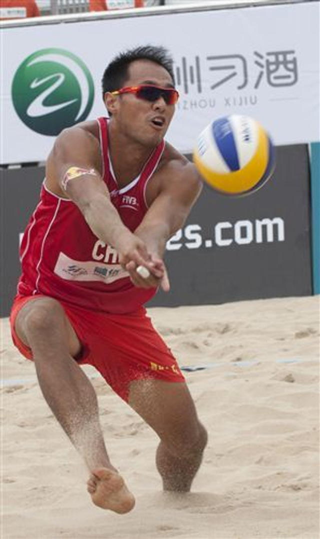 吴鹏根移动接发球