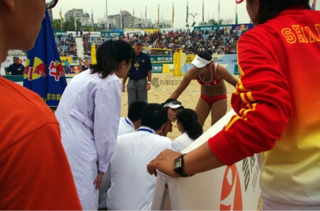 小将陈春霞身体不适