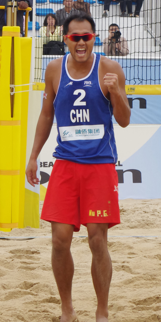 吴鹏根满腔热血庆祝得分