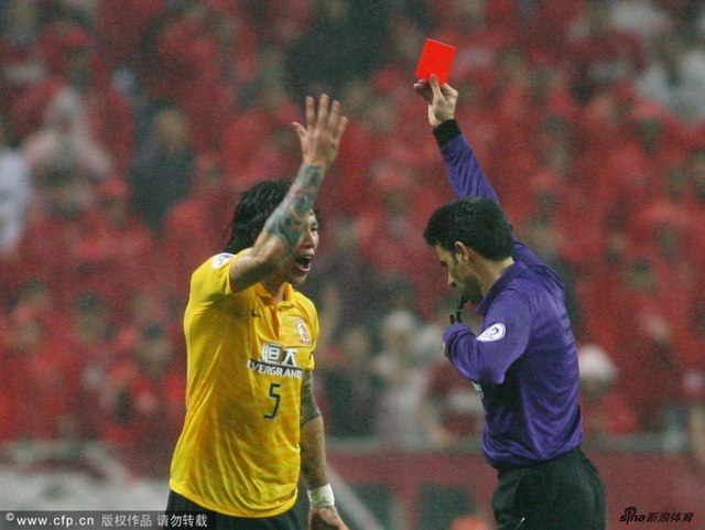 张琳芃不满判罚