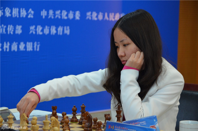 章晓雯主动出击