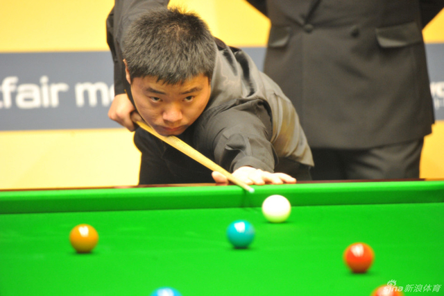 丁俊晖强力进攻