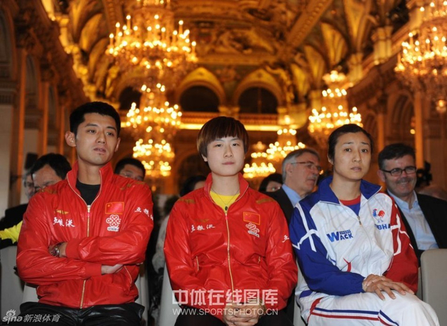 张继科丁宁出席仪式