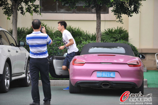恒大球员豪车曝光