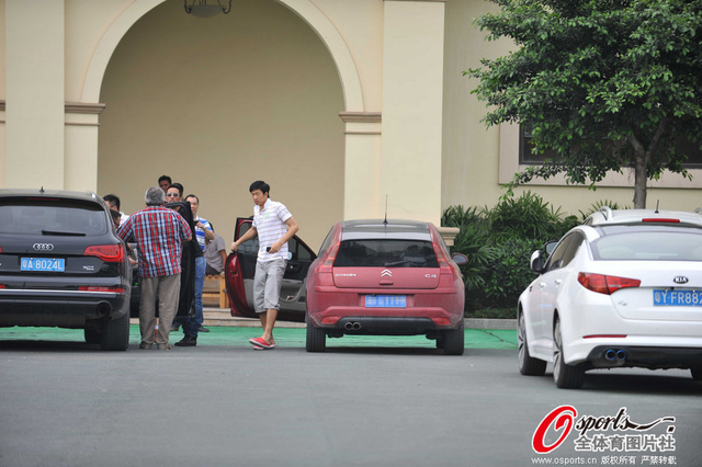 杨君低调雪铁龙