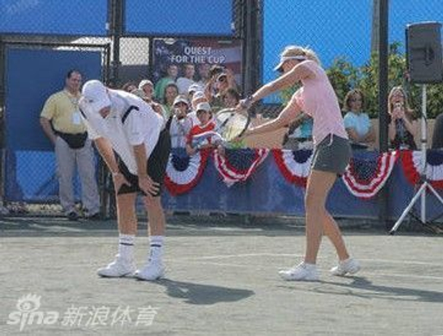慈善表演赛和罗迪克调侃