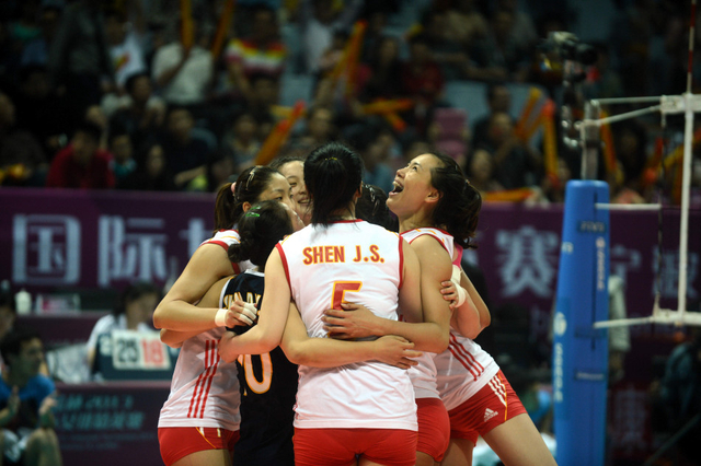 中国队队员庆祝胜利