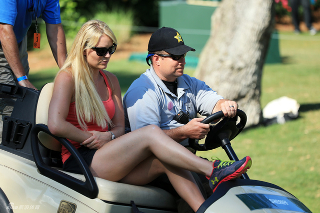 专人护送林赛-沃恩