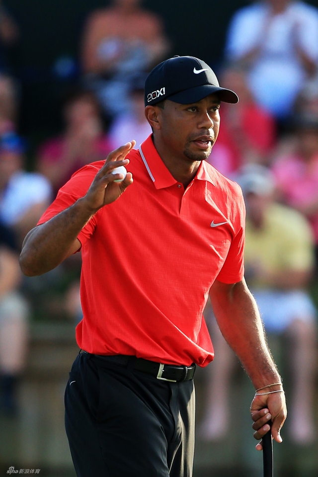 伍兹拿下胜利一击