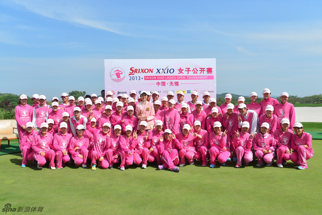 冠军刘钰与锦园俱乐部球僮