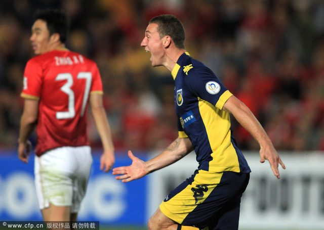 杜克破门后庆祝