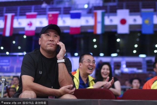 李永波场边观战