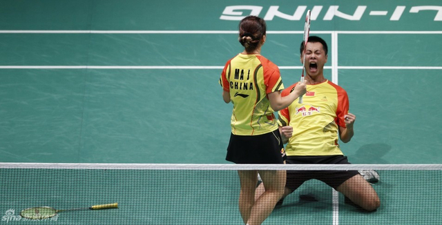 徐晨跪地激情一刻