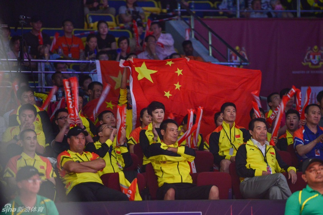 场边中国助威团