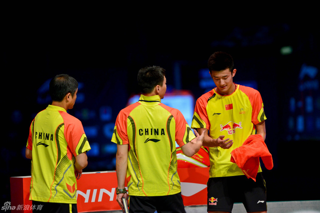 国羽教练指点谌龙