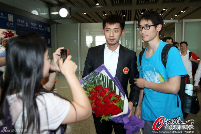 国家乒乓球队凯旋归国