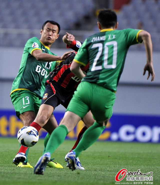 徐云龙积极拼抢