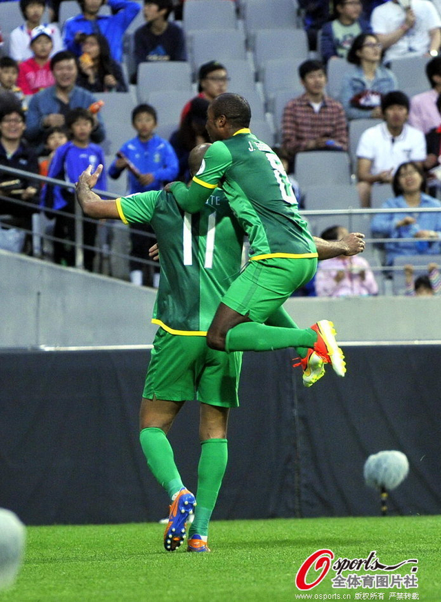 格隆拥抱卡努特