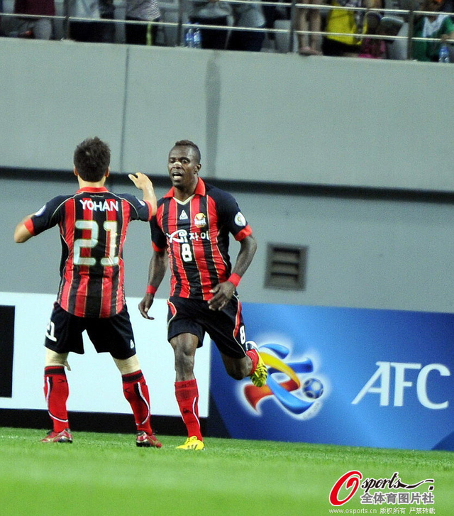 安迪尔森庆祝进球