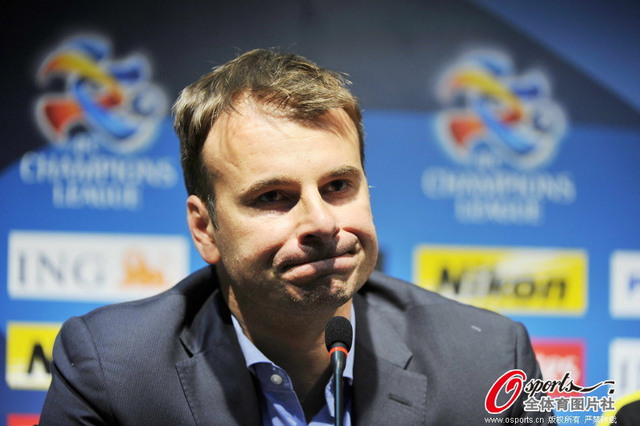 斯塔诺赛后表情凝重