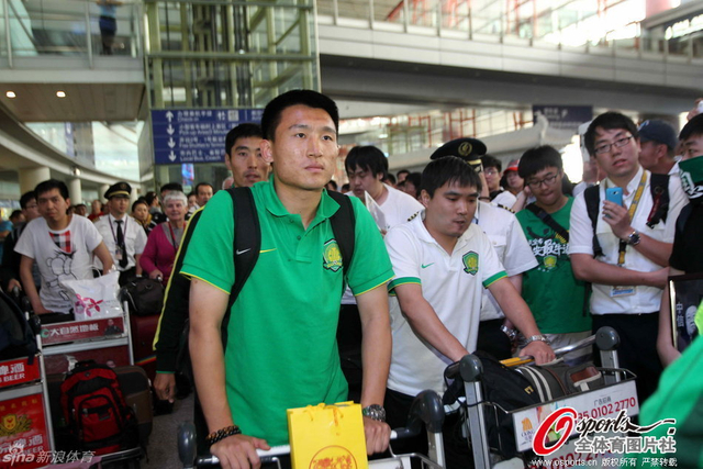 谭天澄一脸忧郁