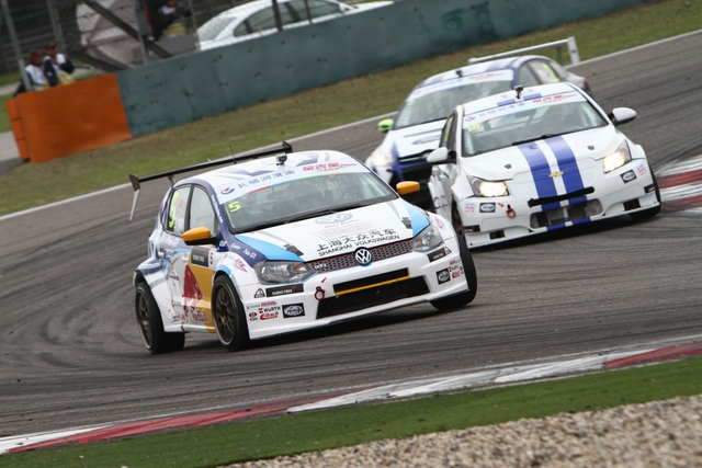 王睿与张盛均争夺