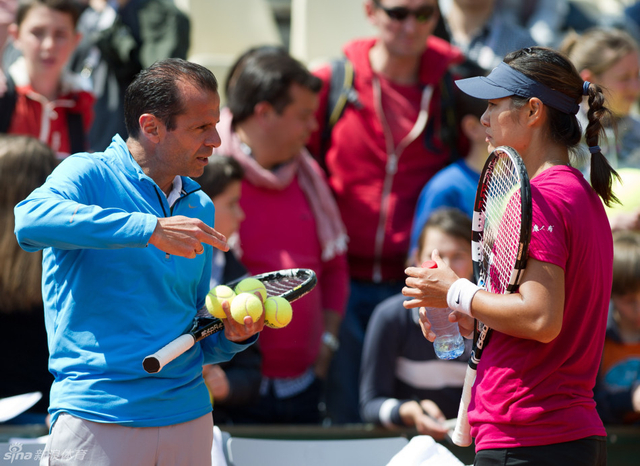 罗德里格斯耐心指导