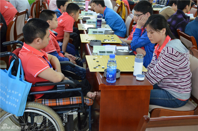 残疾人选手VS女将