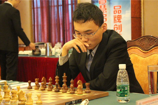 余泱漪按兵不动