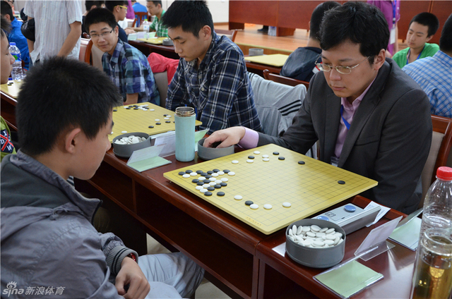 小将挑战胡煜清