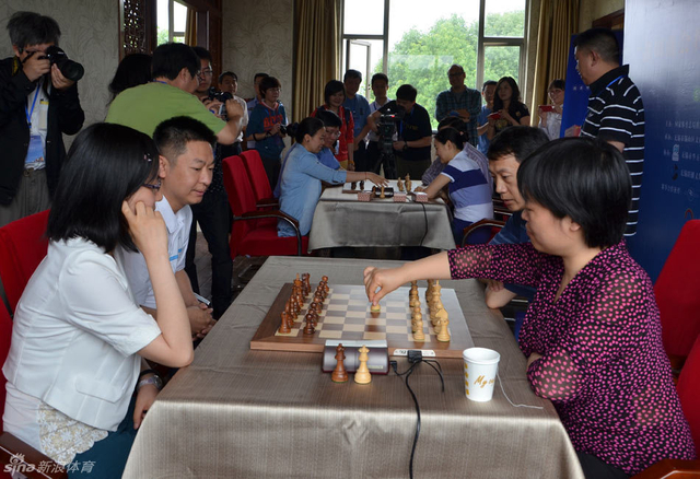 侯逸凡余少腾遭遇谢军李文良