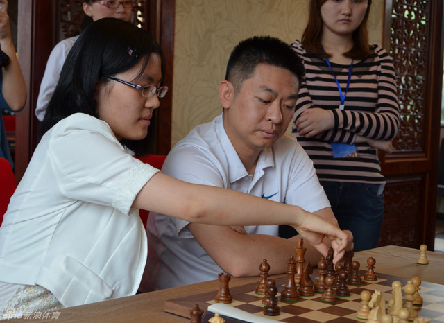 侯逸凡出子瞬间