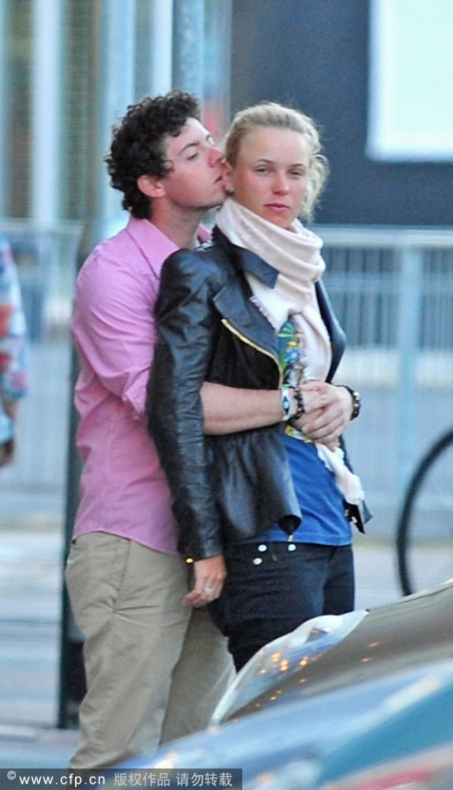 大庭广众秀恩爱