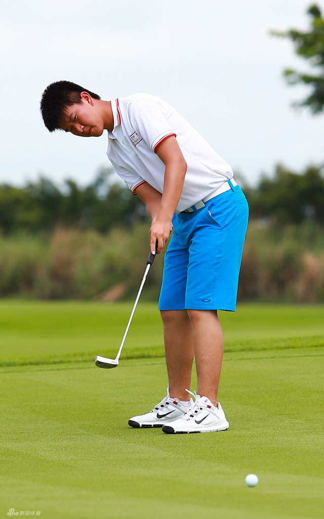 李安腾推杆瞬间