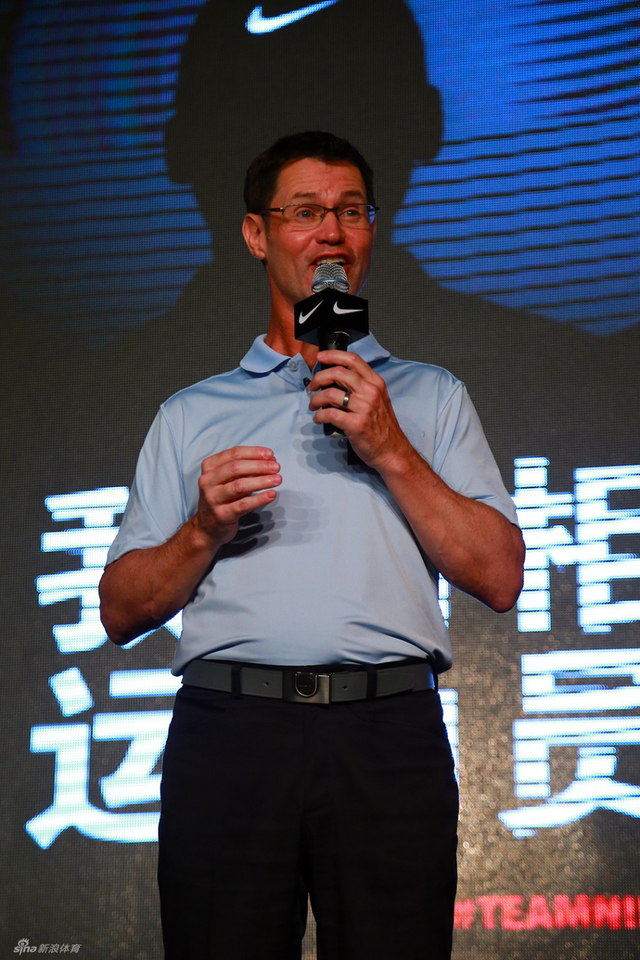 斯科特先生发言