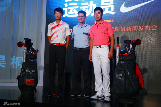 张新军李昊桐签约耐克